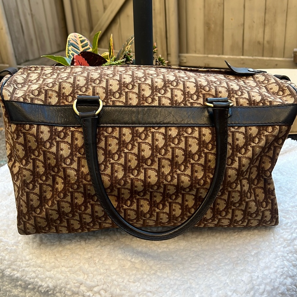 Dior
Speedy travel bag
Good condition
Brown, Cotton